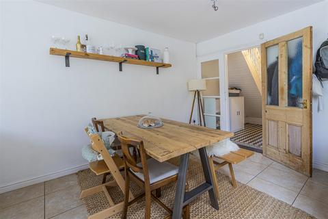 37 Amesbury Road, Cardiff, CF23 5DW