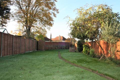 6 Highfield Drive, Epsom, KT19 0AS