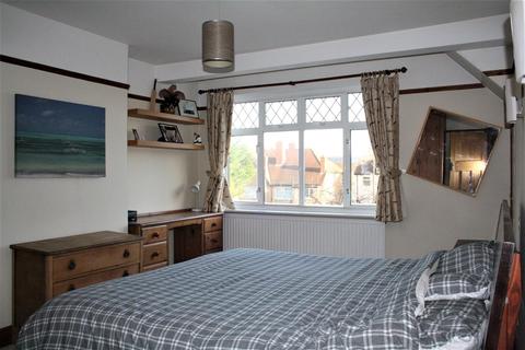 6 Highfield Drive, Epsom, KT19 0AS