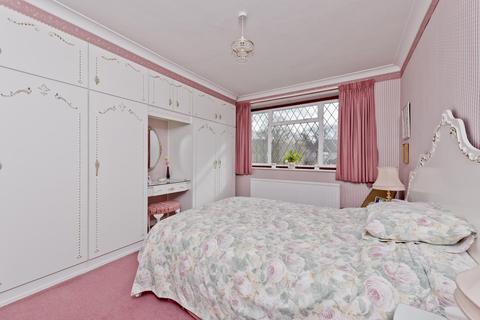 4 Alsom Avenue, Worcester Park, KT4 7EG