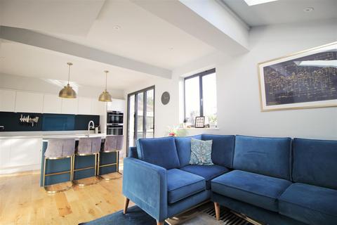 29 Stane Way, Epsom, KT17 1PN