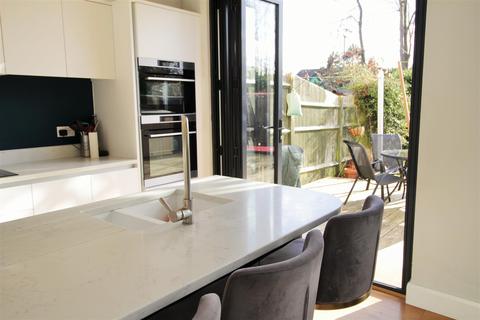 29 Stane Way, Epsom, KT17 1PN