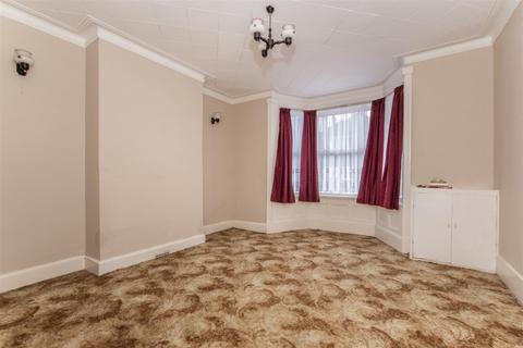 2 bedroom flat for sale - Springfield Road, Windsor