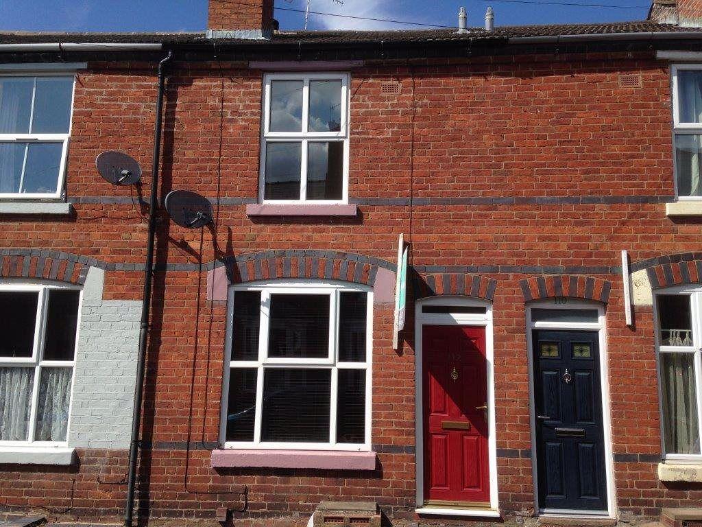 Brook Street, Stourbridge 2 bed terraced house £675 pcm (£156 pw)