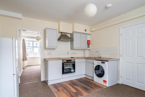 1 bedroom flat to rent, Gillygate, York, YO31 7EA