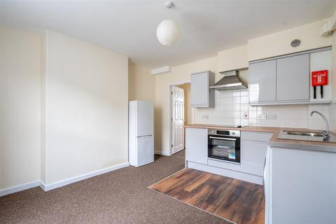 1 bedroom flat to rent, Gillygate, York, YO31 7EA