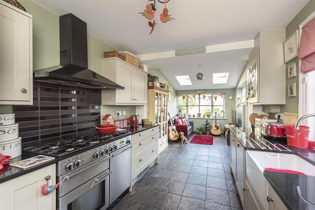 Willoughby Road, Harpenden 2 bed house £675,000