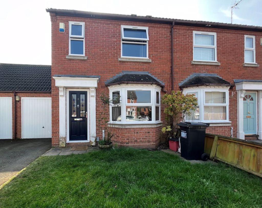 Mulberry Close, Leamimgton Spa 2 bed semidetached house £950 pcm (£
