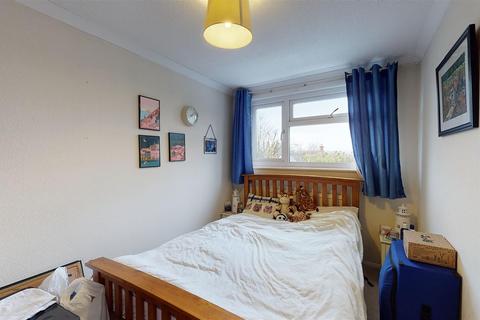 10 Whatmer Close, Sturry, Canterbury, CT2 0JJ