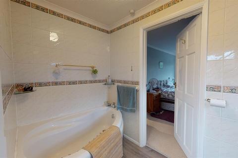 10 Whatmer Close, Sturry, Canterbury, CT2 0JJ