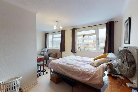 10 Whatmer Close, Sturry, Canterbury, CT2 0JJ