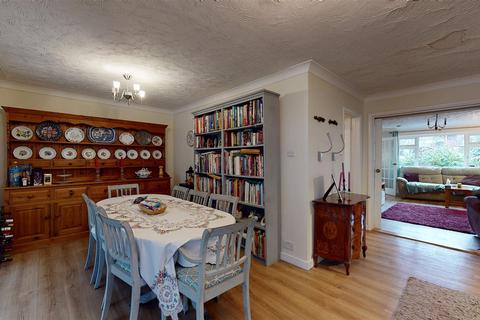 10 Whatmer Close, Sturry, Canterbury, CT2 0JJ