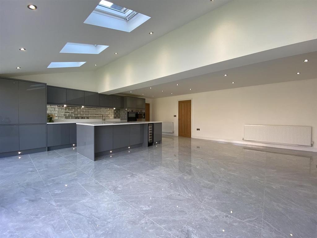 Woodhouse Lane East, Timperley, Altrincham 4 bed semidetached house