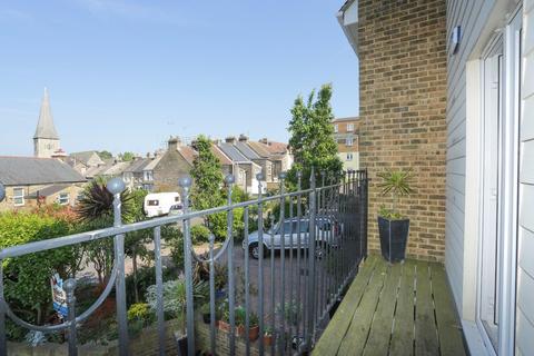 9 Eldon Grove, Ramsgate, CT11 9LW