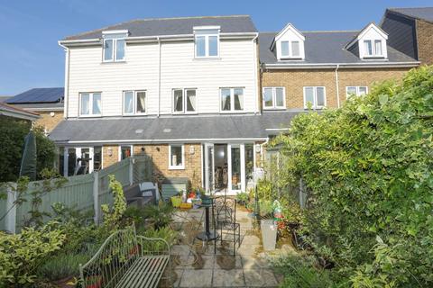 9 Eldon Grove, Ramsgate, CT11 9LW