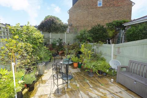 9 Eldon Grove, Ramsgate, CT11 9LW