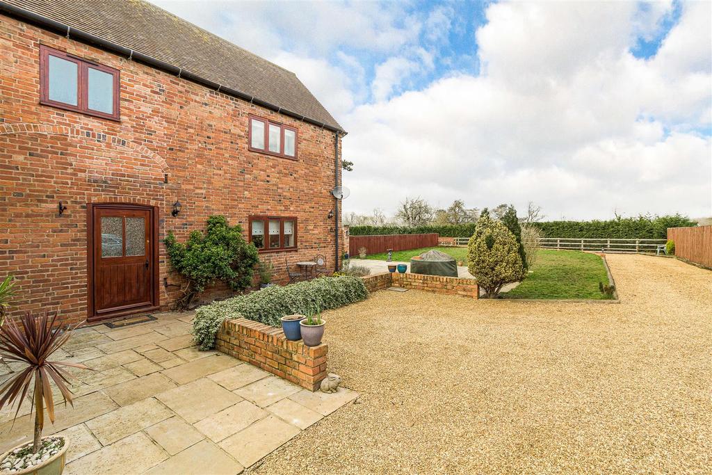 Haunton Road, Harlaston, Tamworth 3 bed barn conversion £510,000
