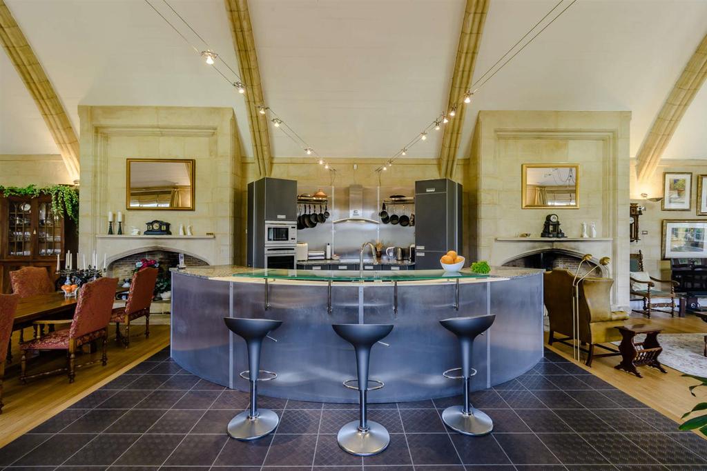 8461564-interior34-800.jpg