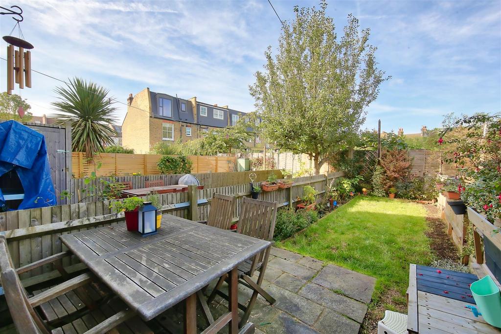 81 burntwood lane image4 17598 4.jpg