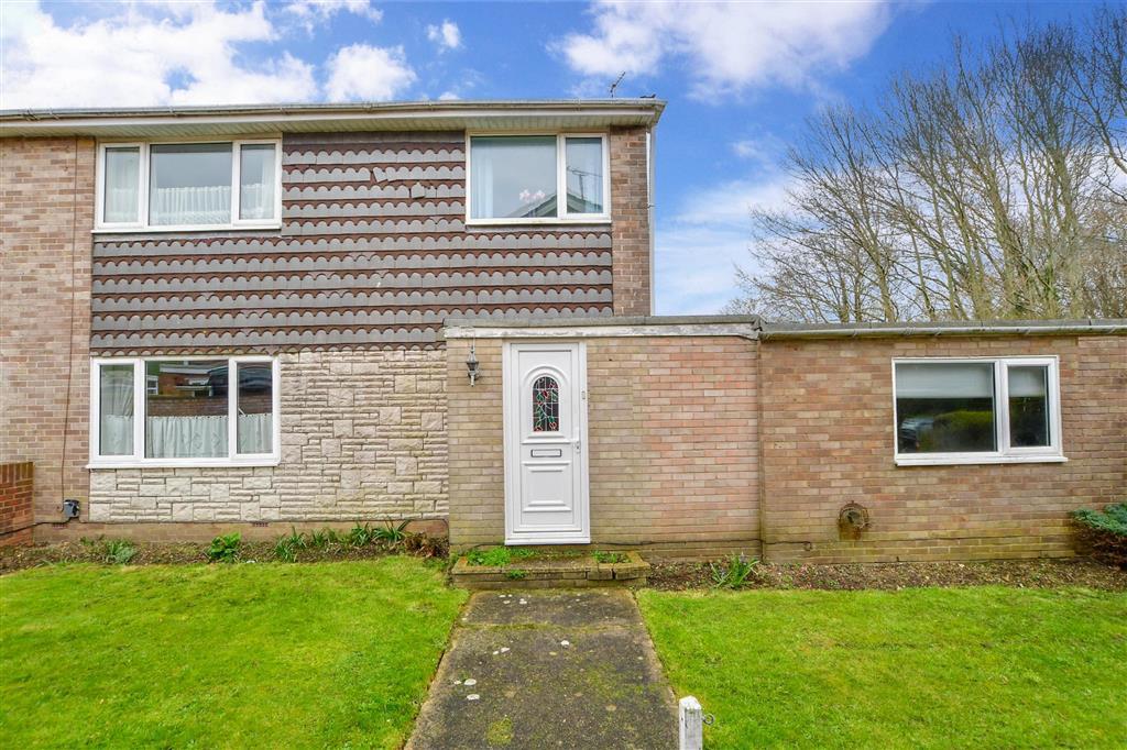 Great Copse Drive, Havant, Hampshire 3 bed semidetached house £300,000