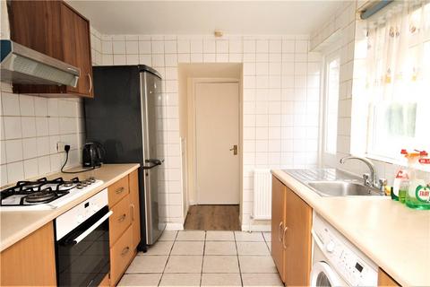 2 bedroom maisonette to rent, Whitehorse Road, Croydon, CR0