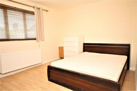 2 bedroom maisonette to rent, Whitehorse Road, Croydon, CR0