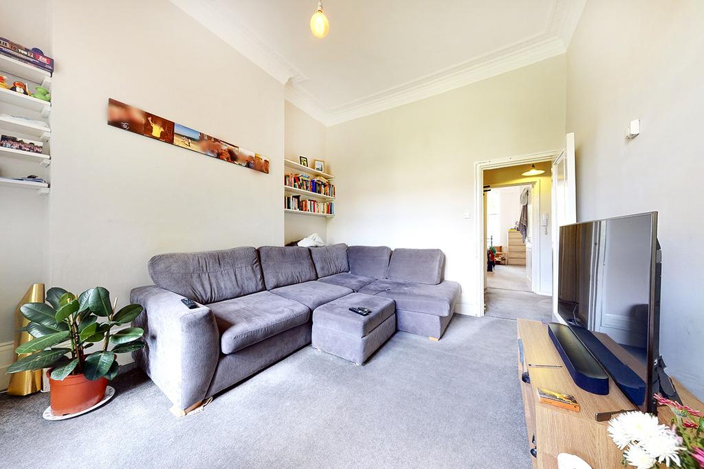 Arundel Square, Islington, London, N7 1 bed flat £575,000