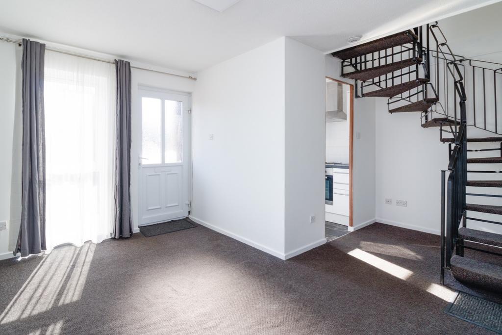 Sherbourne Drive, Maidstone 1 bed end of terrace house £895 pcm (£207 pw)