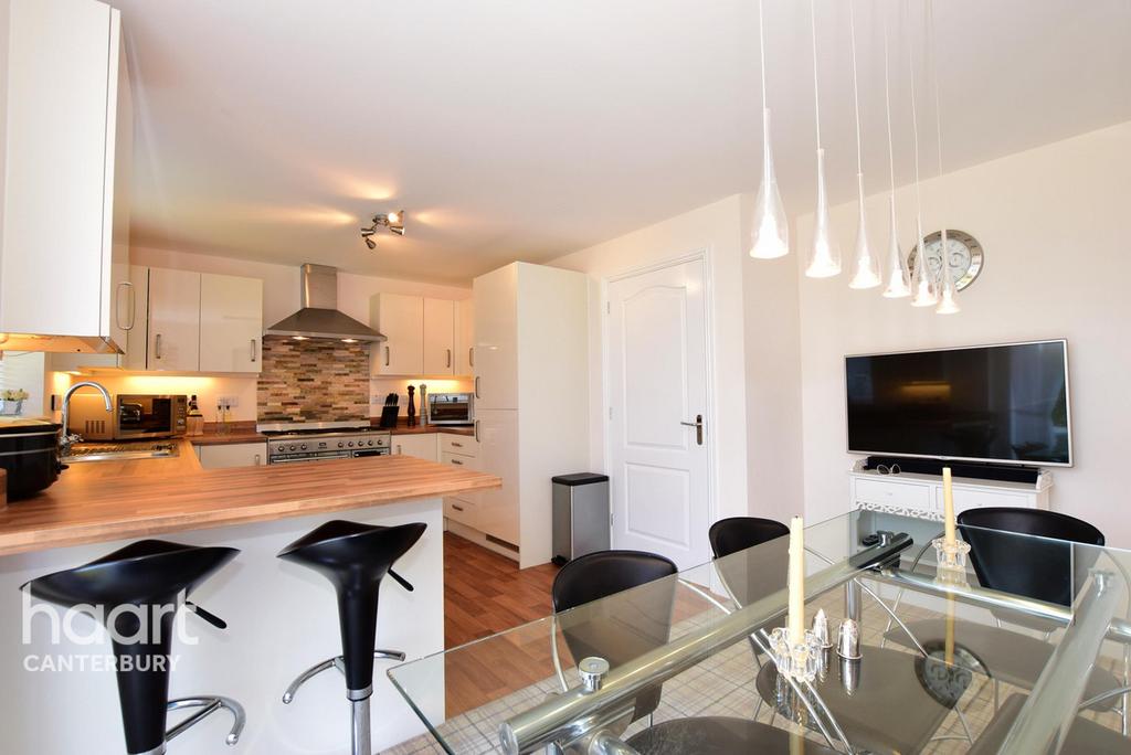 Harvest Road, Dover 5 bed detached house for sale £525,000