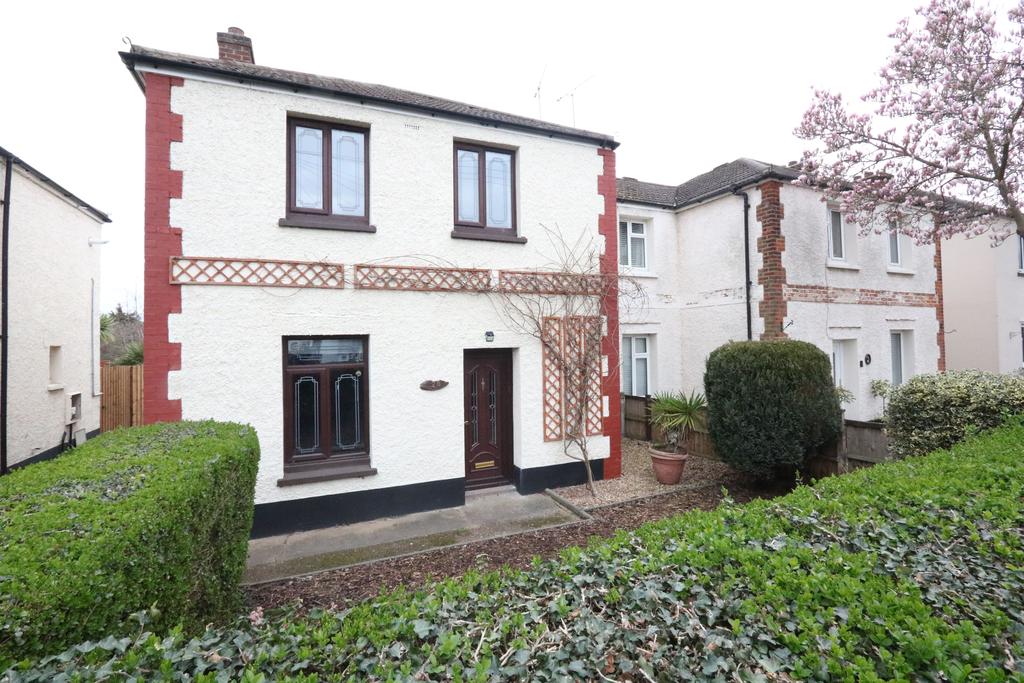 Wallace Road, Grays 4 bed semidetached house £1,400 pcm (£323 pw)