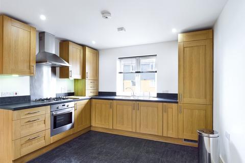 1 bedroom apartment for sale - The Shires, Bowes Road, Staines-upon-Thames, Surrey, TW18