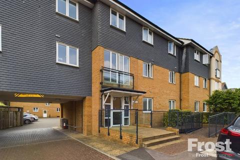 1 bedroom apartment for sale, The Shires, Bowes Road, Staines-upon-Thames, Surrey, TW18