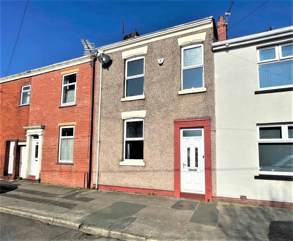 Roebuck Street, Preston, PR2 3 bed terraced house £800 pcm (£185 pw)