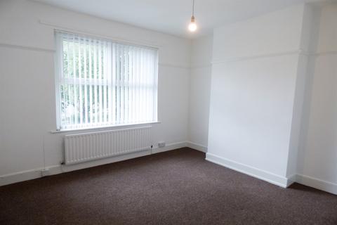 2 bedroom flat to rent, Windy Nook Road, Windy Nook