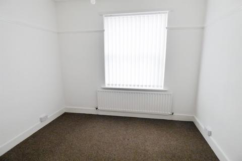 2 bedroom flat to rent, Windy Nook Road, Windy Nook