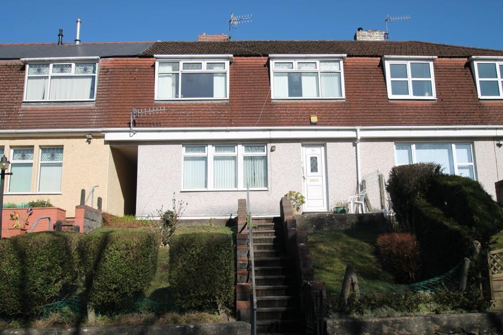 Daggar Avenue, Abertillery... 3 bed terraced house £65,000