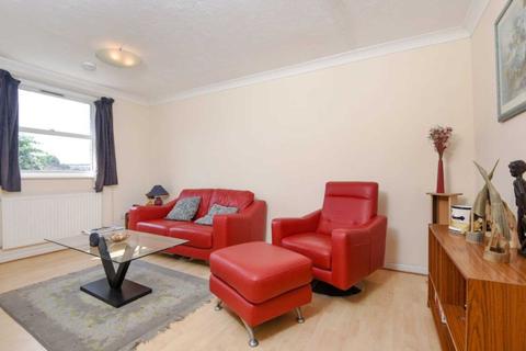 House share to rent - Lockesfield Place, Mudchute