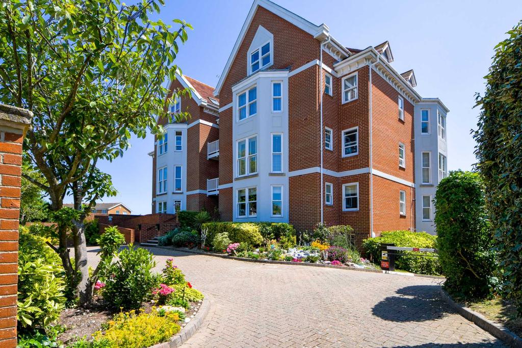Badgers Court, St Johns Road, Eastbourne 2 bed apartment £1,300 pcm