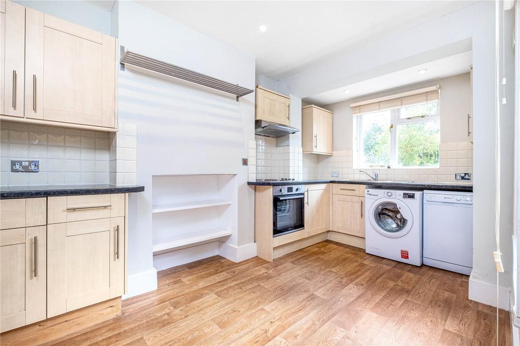 Gladstone Road, Wimbledon, London, SW19 2 bed terraced house £2,200