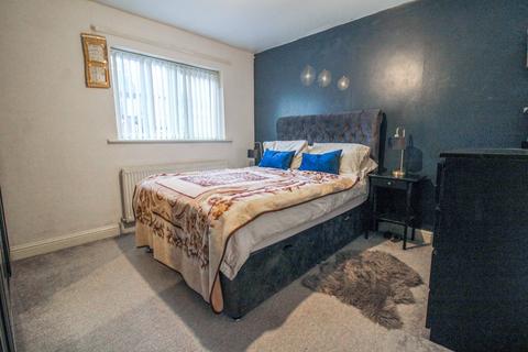 4 bedroom semi-detached house for sale - Warren Lane, Oldham, OL8
