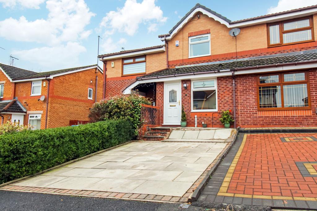 Titchfield Road, Oldham, OL8 2 bed terraced house £155,000