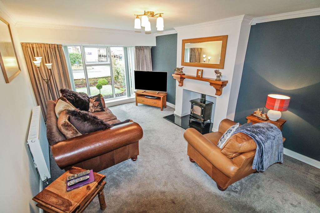 Woodlands Road, Milnrow, OL16 4 bed semidetached house £249,950