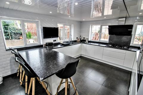 4 bedroom semi-detached house for sale - Shelfield Lane, Rochdale, OL11