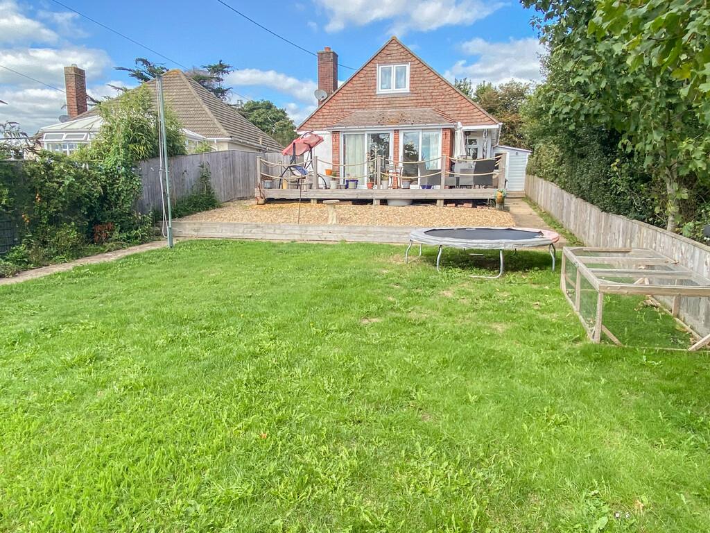 Lushington Hill, Wootton Bridge, Ryde, Isle of Wight 3 bed detached