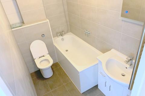 2 bedroom flat to rent, Courthill Road, Lewisham, London,