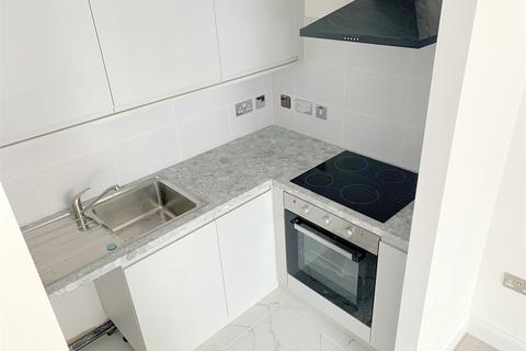 2 bedroom flat to rent, Courthill Road, Lewisham, London,