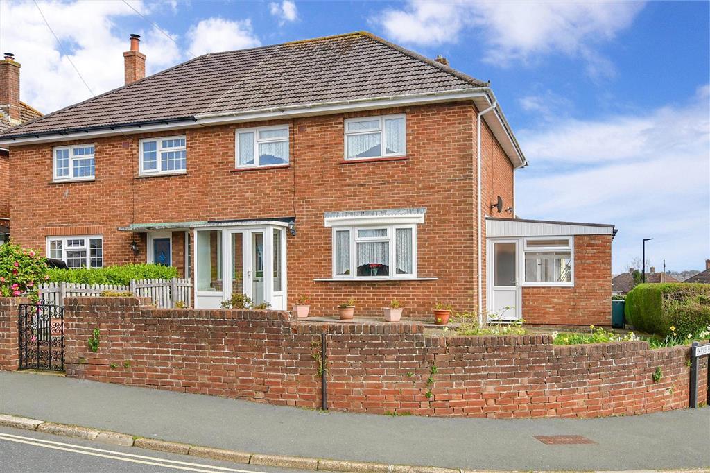 Mill Hill Road, Cowes, Isle of Wight 3 bed semidetached house £285,000