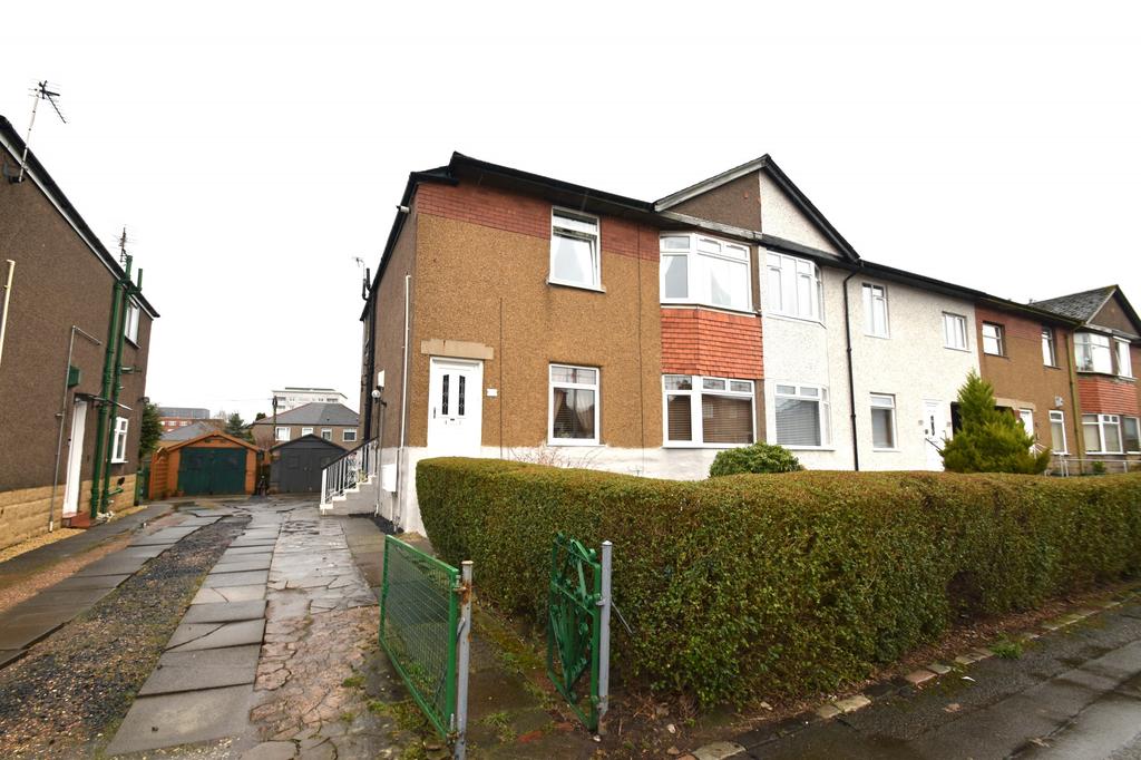 904 Mosspark Drive, Cardonald, G52 3 bed flat £100,000