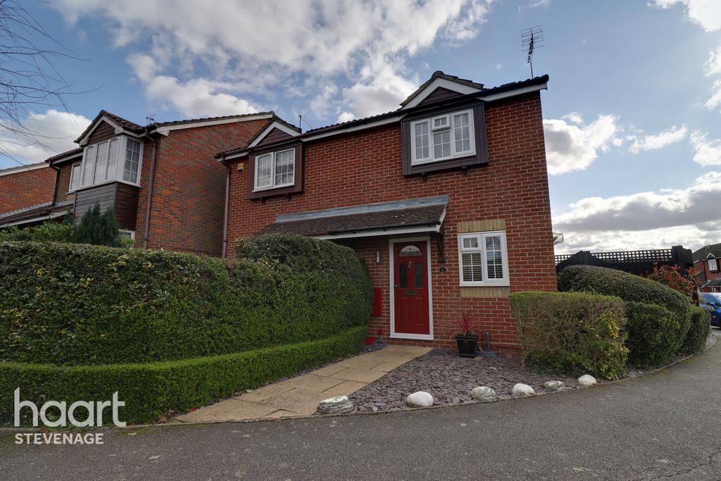 Kings Walden Rise, Stevenage 2 bed semidetached house £350,000