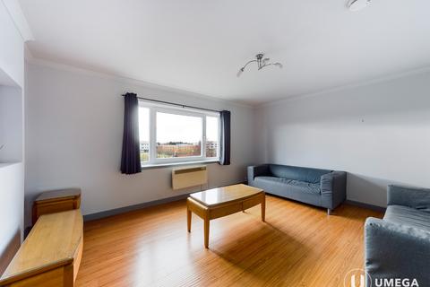2 bedroom flat to rent - Forrester Park Drive, Corstorphine, Edinburgh, EH12
